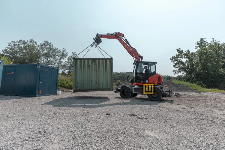 Koparka kołowa Kubota KW095 odstawienie kontener