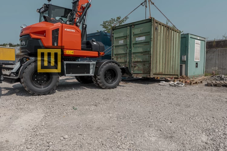 Koparka kołowa Kubota KW095 podnoszenie kontenera