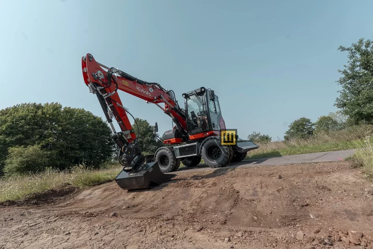 Koparka kołowa Kubota KW095 roboty na wzniesieniu