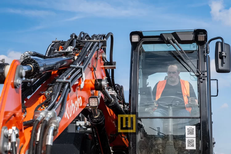 Koparka kołowa Kubota KW095 układ hydrauliczny