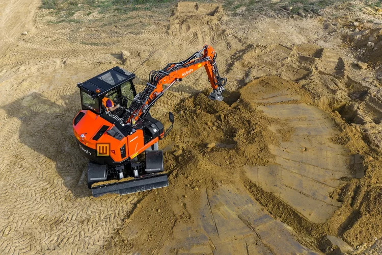 Koparka kołowa Kubota KW095 praca w piachu