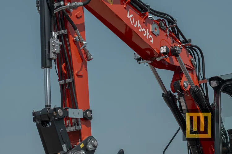 Koparka kołowa Kubota KW095 z złamanym ramieniem dwuczęściowym