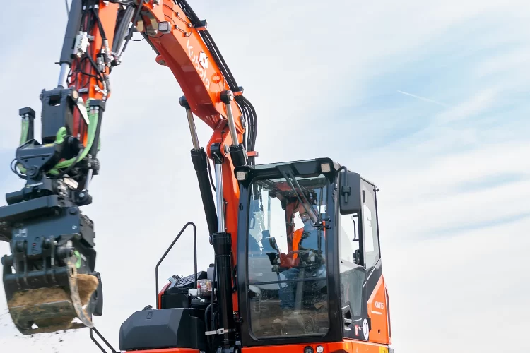 Koparka kołowa Kubota KW115 szczegóły konstrukcyjne podczas pracy