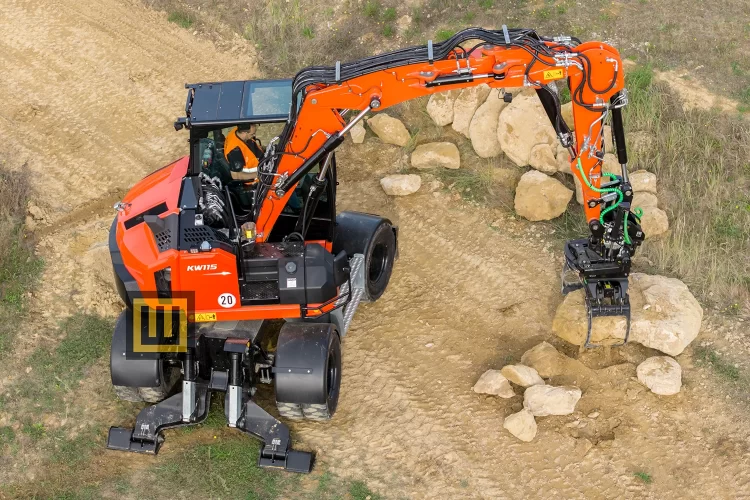 Koparka kołowa Kubota KW115 widok z góry na pracę roboczą