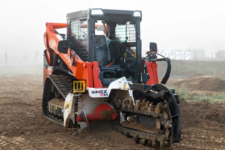 Ładowarka gąsienicowa Kubota SVL75-3 z osprzętem