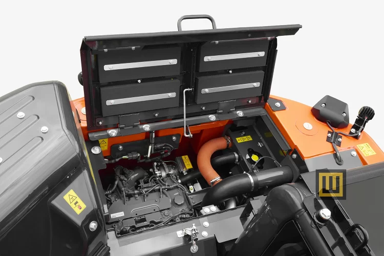 Koparka gąsienicowa Kubota U145 komora silnikowa i hydrauliczna
