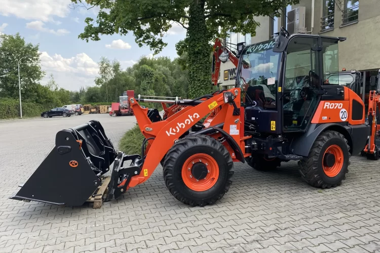 ladowarka-kolowa-kubota-r070-nowy-model