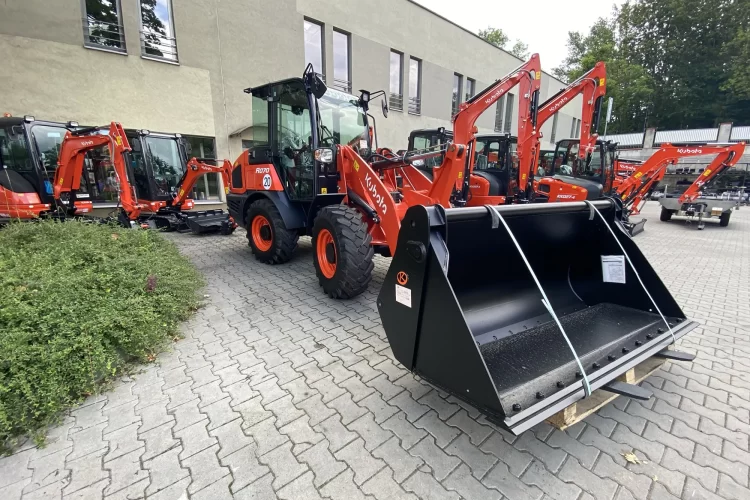 ladowarka-kolowa-kubota-r070-wobis