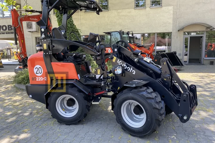 ladowarka-kolowa-kubota-rt220-2-prawy-bok