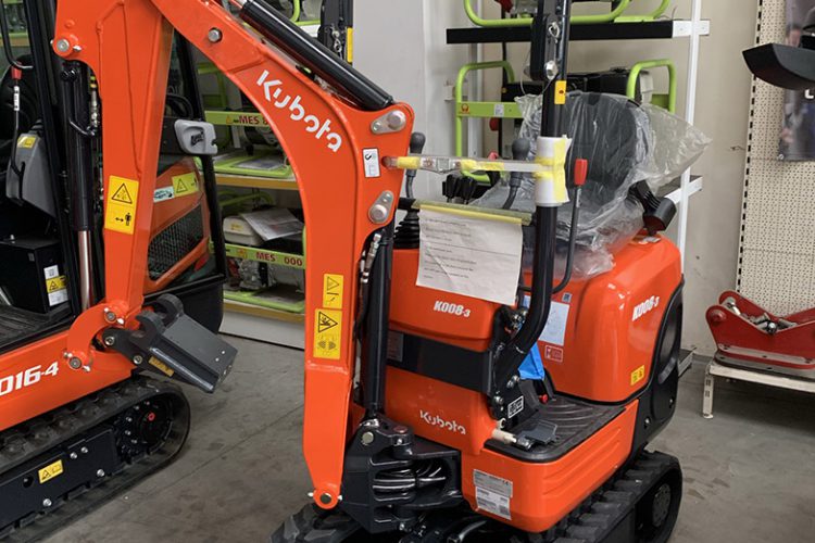 Minikoparka KUBOTA K008 przód