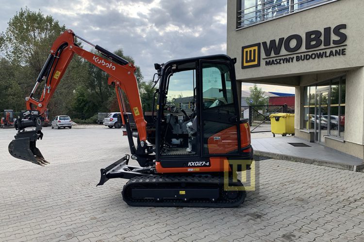 minikoparka_kubota_kx027-4_bok