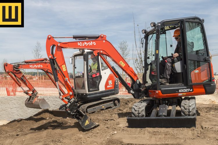 minikoparka_kubota_kx027-4_i_stary_model