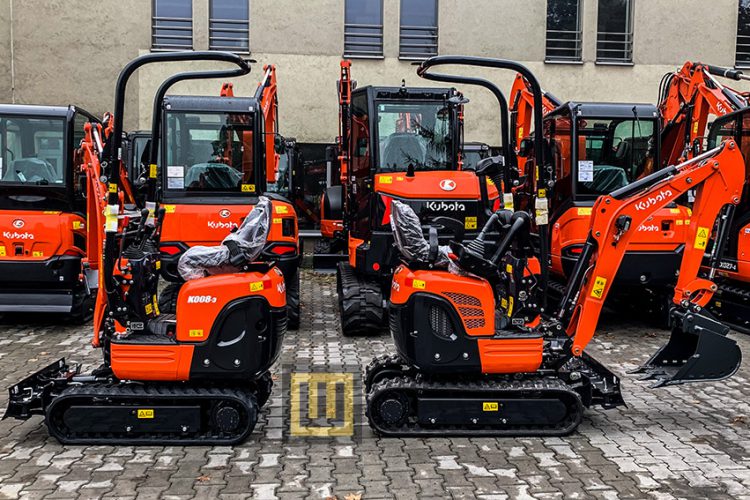 Minikoparka KUBOTA K008 i U10
